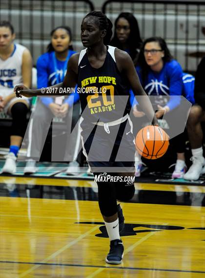 Thumbnail 3 in La Jolla Country Day vs. New Hope Academy (NIKE Tournament of Champions) photogallery.