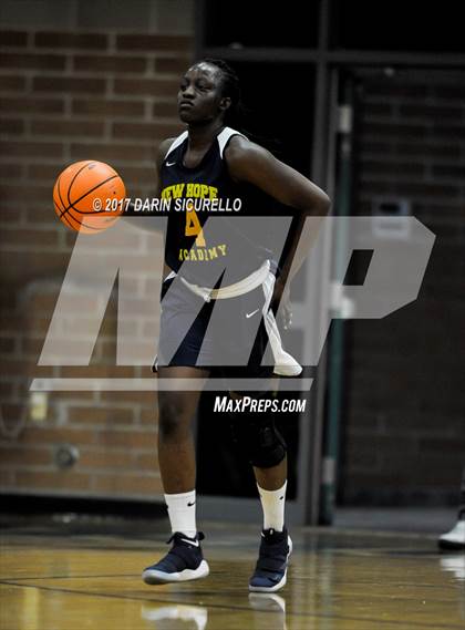 Thumbnail 3 in La Jolla Country Day vs. New Hope Academy (NIKE Tournament of Champions) photogallery.