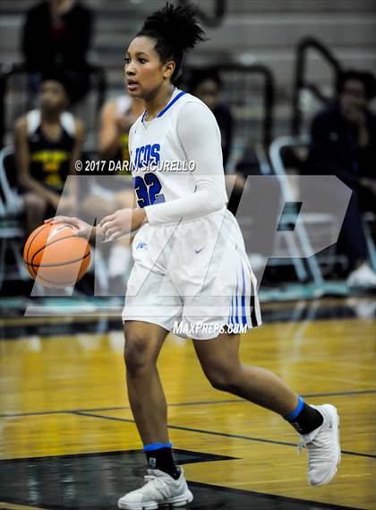 Thumbnail 2 in La Jolla Country Day vs. New Hope Academy (NIKE Tournament of Champions) photogallery.