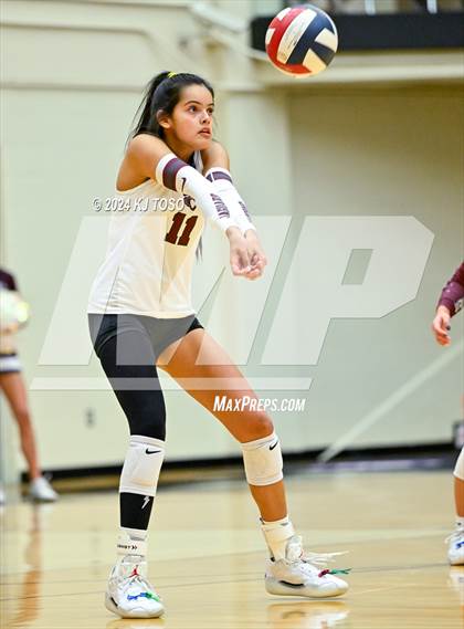 Thumbnail 2 in Davenport vs. Floresville (UIL Volleyball 4A Region 4 Final) photogallery.