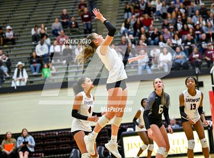 Thumbnail 1 in Davenport vs. Floresville (UIL Volleyball 4A Region 4 Final) photogallery.