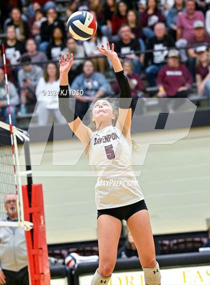 Thumbnail 1 in Davenport vs. Floresville (UIL Volleyball 4A Region 4 Final) photogallery.