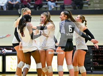 Thumbnail 1 in Davenport vs. Floresville (UIL Volleyball 4A Region 4 Final) photogallery.