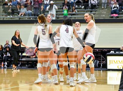 Thumbnail 2 in Davenport vs. Floresville (UIL Volleyball 4A Region 4 Final) photogallery.