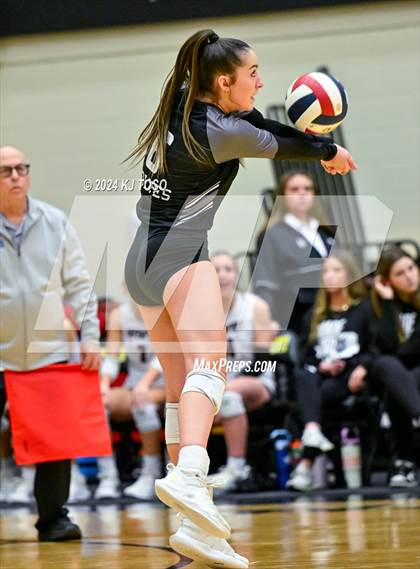 Thumbnail 2 in Davenport vs. Floresville (UIL Volleyball 4A Region 4 Final) photogallery.