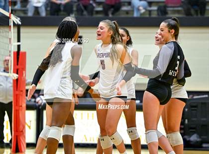 Thumbnail 2 in Davenport vs. Floresville (UIL Volleyball 4A Region 4 Final) photogallery.