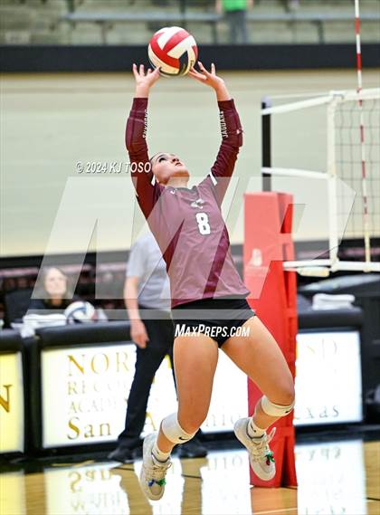 Thumbnail 2 in Davenport vs. Floresville (UIL Volleyball 4A Region 4 Final) photogallery.