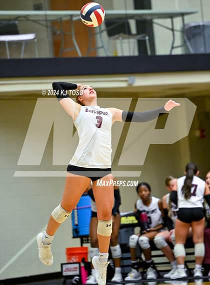 Thumbnail 2 in Davenport vs. Floresville (UIL Volleyball 4A Region 4 Final) photogallery.
