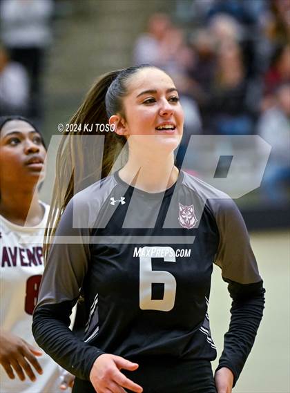 Thumbnail 2 in Davenport vs. Floresville (UIL Volleyball 4A Region 4 Final) photogallery.