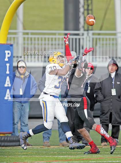 Thumbnail 2 in Middletown vs. Aliquippa (PIAA 3A Championship) photogallery.