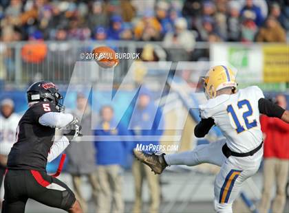 Thumbnail 1 in Middletown vs. Aliquippa (PIAA 3A Championship) photogallery.