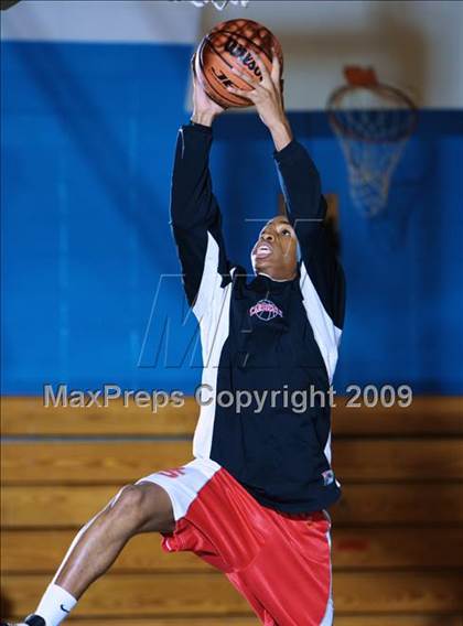 Thumbnail 3 in Acorn vs Blessed Sacrament (Queens Jam Christmas Classic) photogallery.