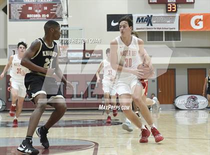 Thumbnail 2 in Mater Dei vs. Knight (Rancho Mirage Holiday Invitational) photogallery.