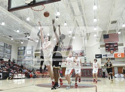Thumbnail 1 in Mater Dei vs. Knight (Rancho Mirage Holiday Invitational) photogallery.