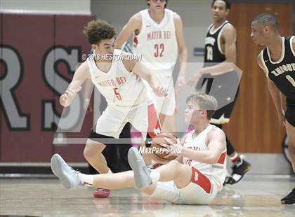 Thumbnail 3 in Mater Dei vs. Knight (Rancho Mirage Holiday Invitational) photogallery.
