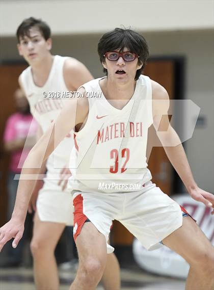 Thumbnail 3 in Mater Dei vs. Knight (Rancho Mirage Holiday Invitational) photogallery.