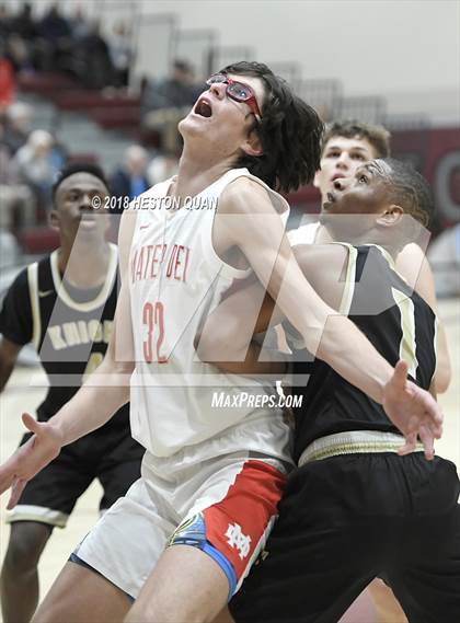 Thumbnail 3 in Mater Dei vs. Knight (Rancho Mirage Holiday Invitational) photogallery.