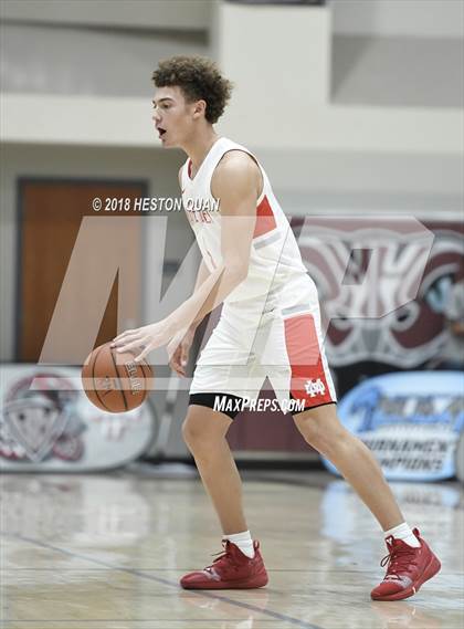 Thumbnail 3 in Mater Dei vs. Knight (Rancho Mirage Holiday Invitational) photogallery.