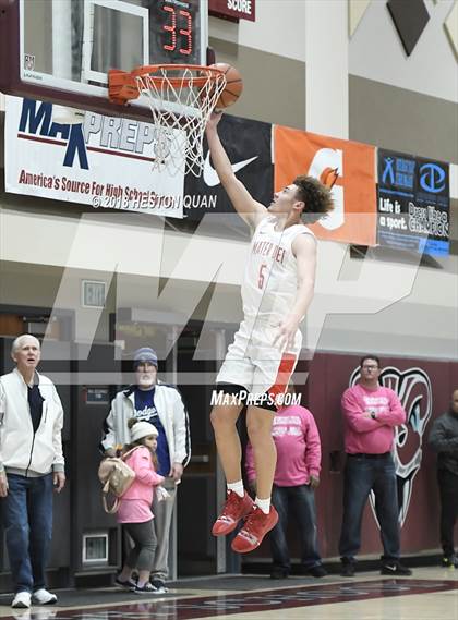 Thumbnail 2 in Mater Dei vs. Knight (Rancho Mirage Holiday Invitational) photogallery.