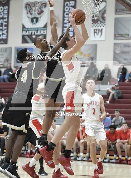 Thumbnail 3 in Mater Dei vs. Knight (Rancho Mirage Holiday Invitational) photogallery.