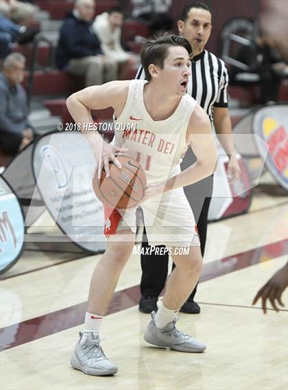 Thumbnail 2 in Mater Dei vs. Knight (Rancho Mirage Holiday Invitational) photogallery.