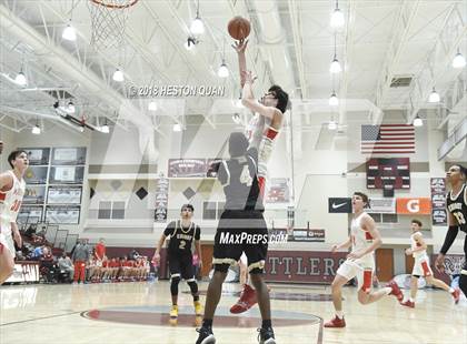 Thumbnail 3 in Mater Dei vs. Knight (Rancho Mirage Holiday Invitational) photogallery.