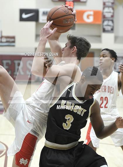 Thumbnail 1 in Mater Dei vs. Knight (Rancho Mirage Holiday Invitational) photogallery.