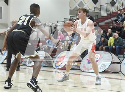 Thumbnail 2 in Mater Dei vs. Knight (Rancho Mirage Holiday Invitational) photogallery.
