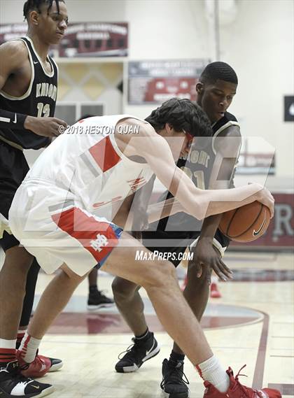 Thumbnail 2 in Mater Dei vs. Knight (Rancho Mirage Holiday Invitational) photogallery.