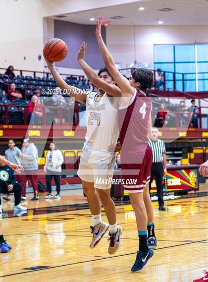Thumbnail 2 in Sandia Prep vs. Mesa Vista (Braves Invite at Santa Fe Indian School) photogallery.