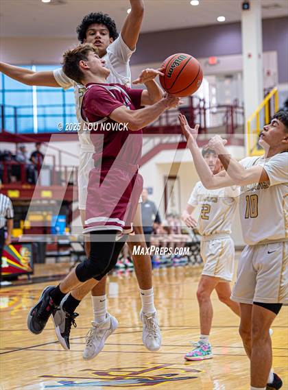 Thumbnail 3 in Sandia Prep vs. Mesa Vista (Braves Invite at Santa Fe Indian School) photogallery.