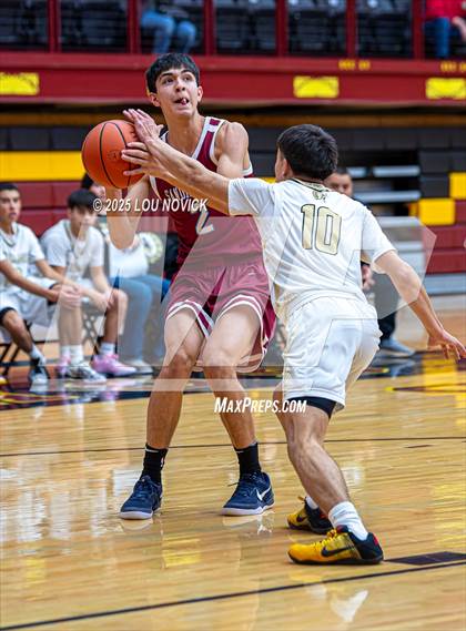 Thumbnail 1 in Sandia Prep vs. Mesa Vista (Braves Invite at Santa Fe Indian School) photogallery.