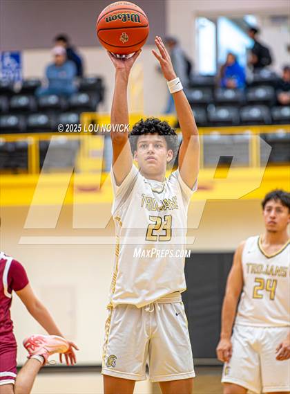 Thumbnail 2 in Sandia Prep vs. Mesa Vista (Braves Invite at Santa Fe Indian School) photogallery.