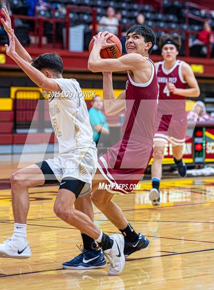 Thumbnail 2 in Sandia Prep vs. Mesa Vista (Braves Invite at Santa Fe Indian School) photogallery.
