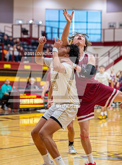 Thumbnail 2 in Sandia Prep vs. Mesa Vista (Braves Invite at Santa Fe Indian School) photogallery.