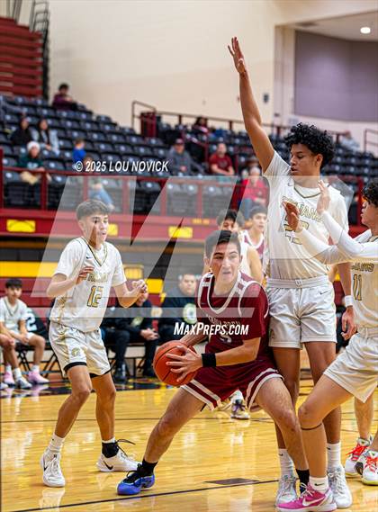 Thumbnail 2 in Sandia Prep vs. Mesa Vista (Braves Invite at Santa Fe Indian School) photogallery.