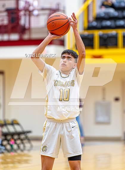 Thumbnail 2 in Sandia Prep vs. Mesa Vista (Braves Invite at Santa Fe Indian School) photogallery.