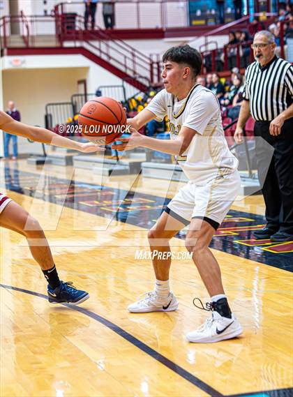 Thumbnail 2 in Sandia Prep vs. Mesa Vista (Braves Invite at Santa Fe Indian School) photogallery.
