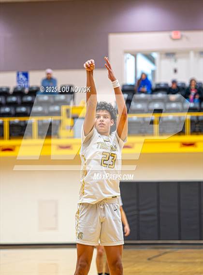 Thumbnail 3 in Sandia Prep vs. Mesa Vista (Braves Invite at Santa Fe Indian School) photogallery.
