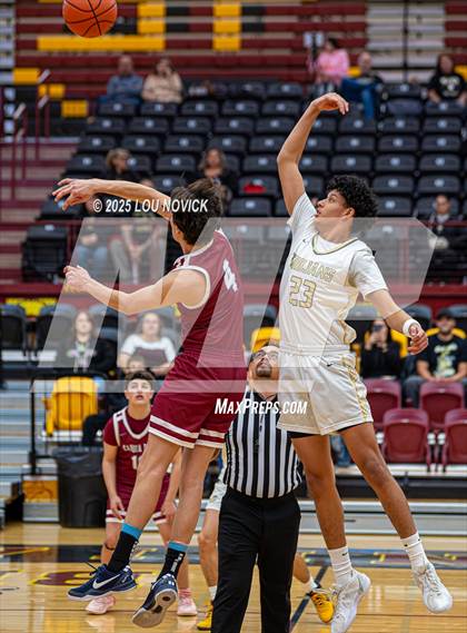 Thumbnail 2 in Sandia Prep vs. Mesa Vista (Braves Invite at Santa Fe Indian School) photogallery.
