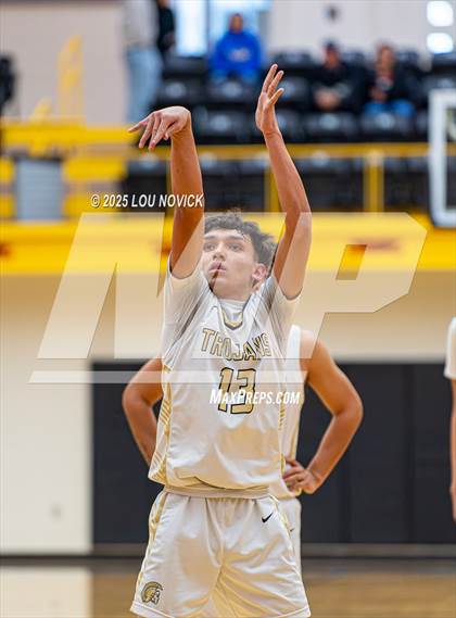 Thumbnail 3 in Sandia Prep vs. Mesa Vista (Braves Invite at Santa Fe Indian School) photogallery.