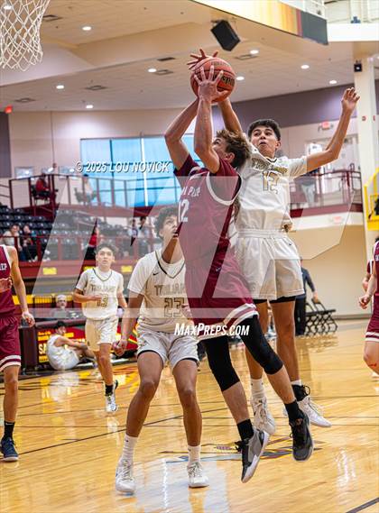 Thumbnail 2 in Sandia Prep vs. Mesa Vista (Braves Invite at Santa Fe Indian School) photogallery.