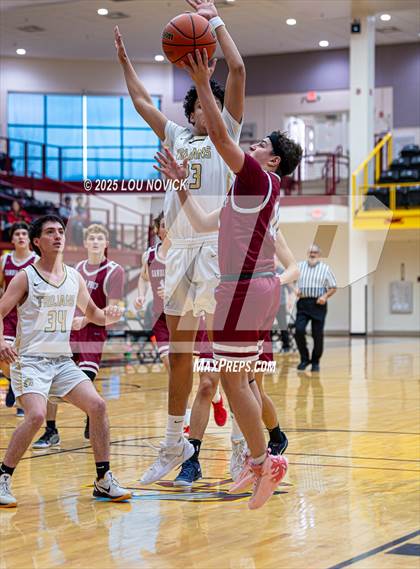 Thumbnail 3 in Sandia Prep vs. Mesa Vista (Braves Invite at Santa Fe Indian School) photogallery.