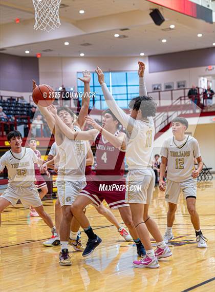 Thumbnail 2 in Sandia Prep vs. Mesa Vista (Braves Invite at Santa Fe Indian School) photogallery.