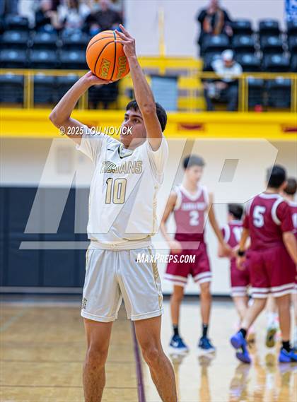 Thumbnail 3 in Sandia Prep vs. Mesa Vista (Braves Invite at Santa Fe Indian School) photogallery.