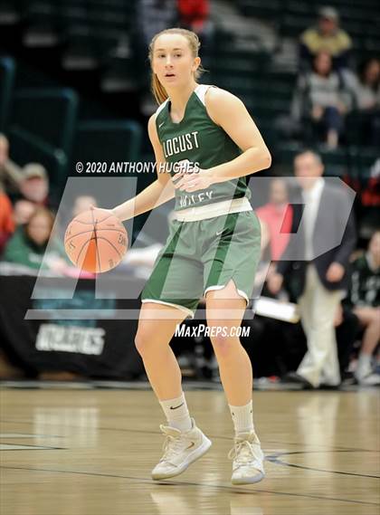 Thumbnail 3 in Locust Valley vs. Floral Park (Section VIII Class A Championship) photogallery.
