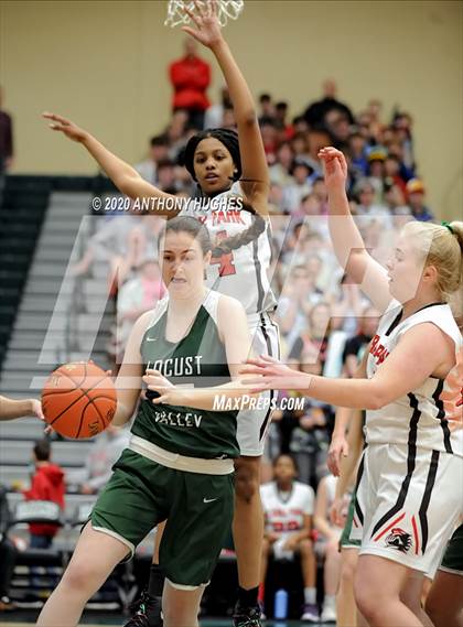 Thumbnail 1 in Locust Valley vs. Floral Park (Section VIII Class A Championship) photogallery.