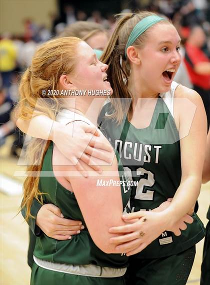 Thumbnail 2 in Locust Valley vs. Floral Park (Section VIII Class A Championship) photogallery.