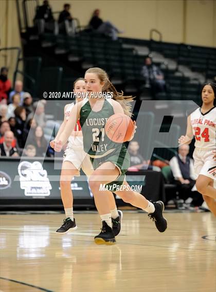 Thumbnail 2 in Locust Valley vs. Floral Park (Section VIII Class A Championship) photogallery.