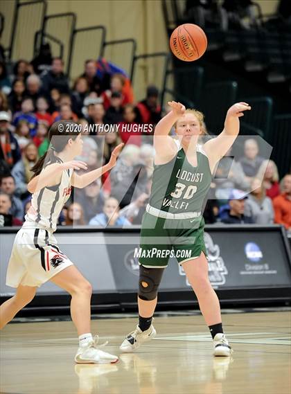 Thumbnail 1 in Locust Valley vs. Floral Park (Section VIII Class A Championship) photogallery.